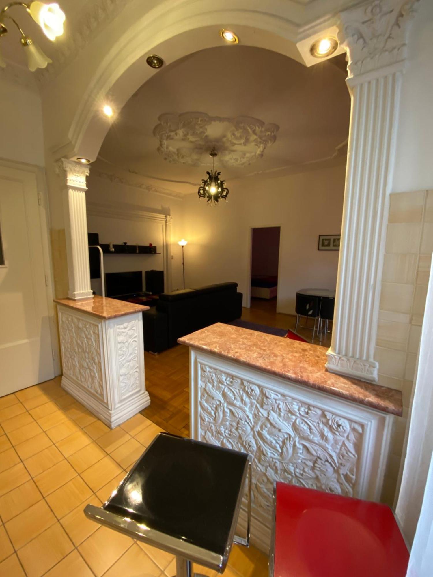 Apartment And Rooms Heart Of The City Будапеща Екстериор снимка