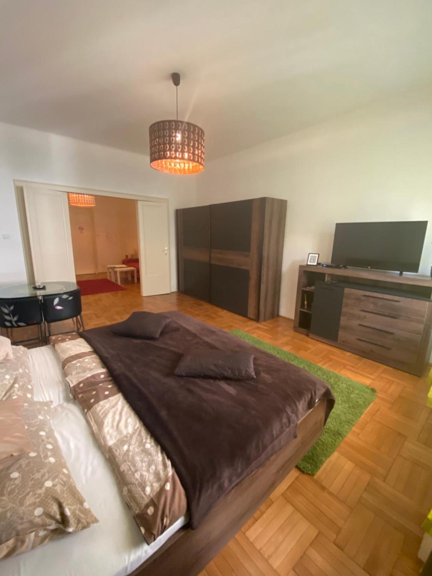 Apartment And Rooms Heart Of The City Будапеща Екстериор снимка